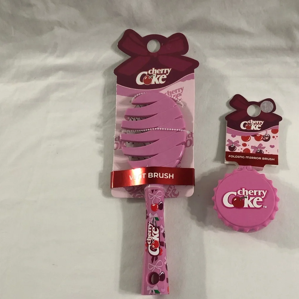 Bundle Cherry Coke vent brush / foldable Brush & Mirror Set pink.